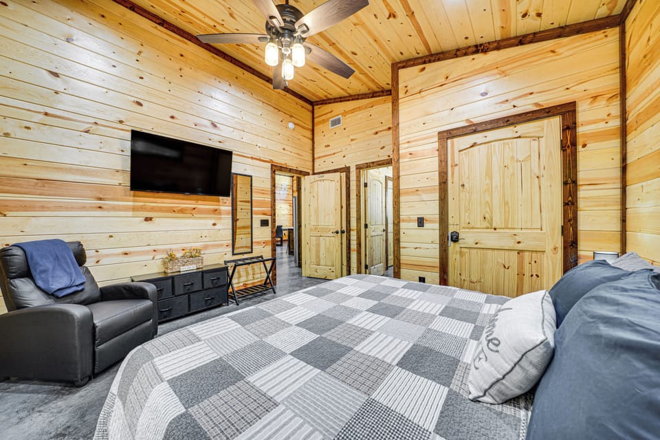 House (2 Bedrooms) | Interior