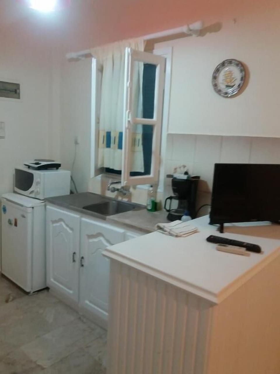 Comfort Double Room, 1 Bedroom, Housekeeping, Garden View | Private kitchen | Full-size fridge, toaster oven, kitchen islands