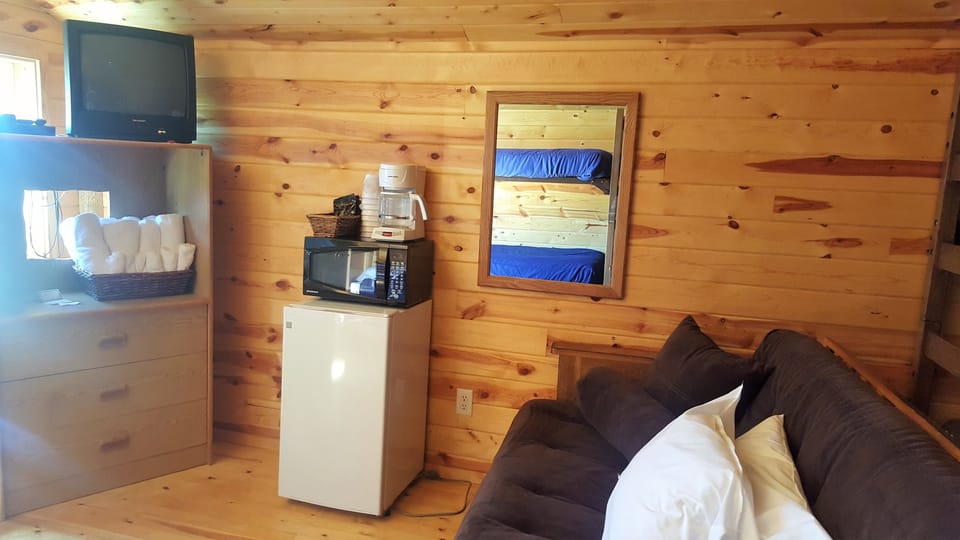 Economy Cabin, Multiple Beds | Premium bedding, free WiFi, bed sheets