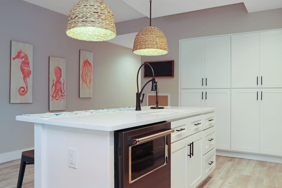 Kitchen with Dishwasher in Island