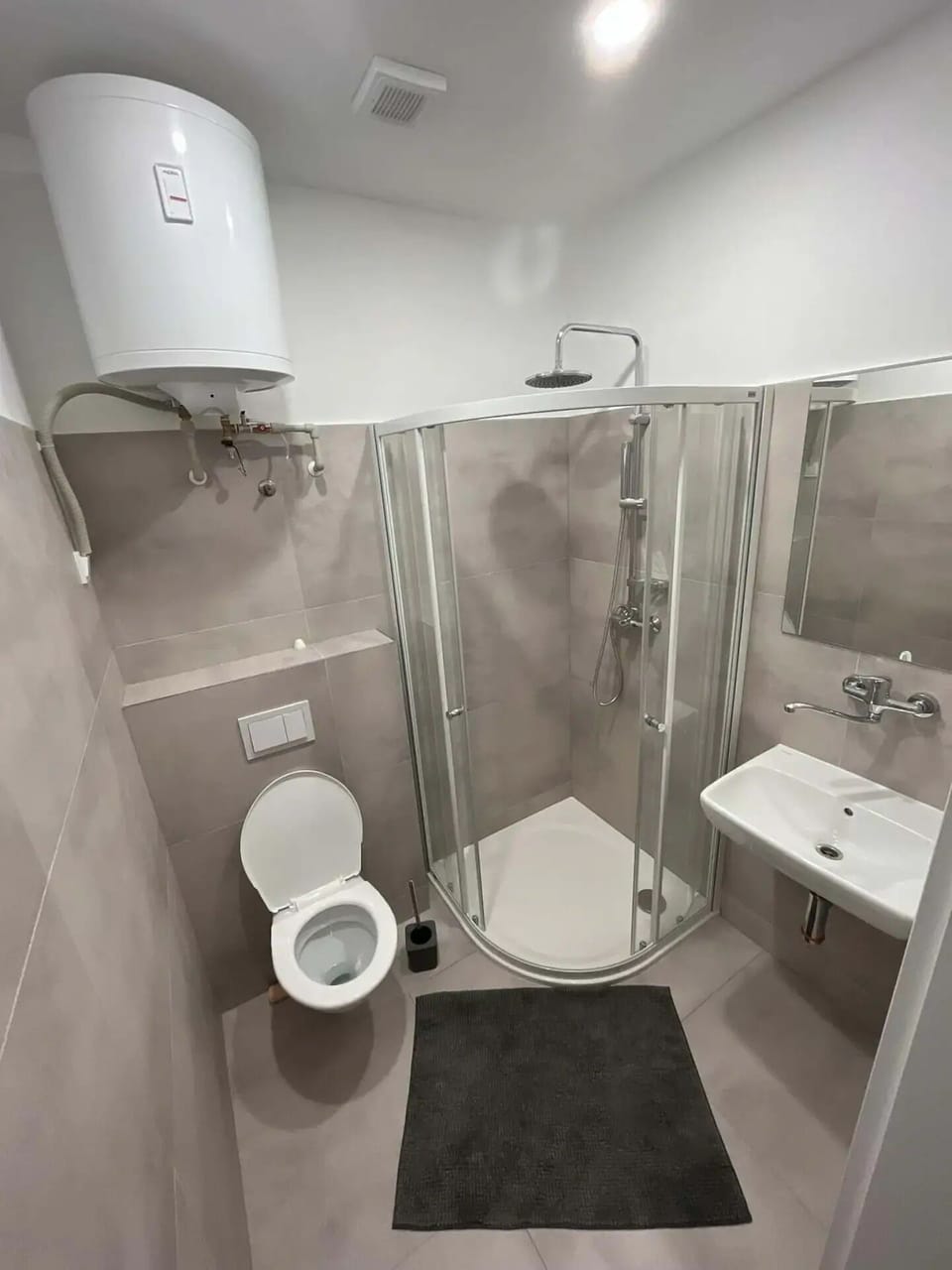 Shower, toilet paper