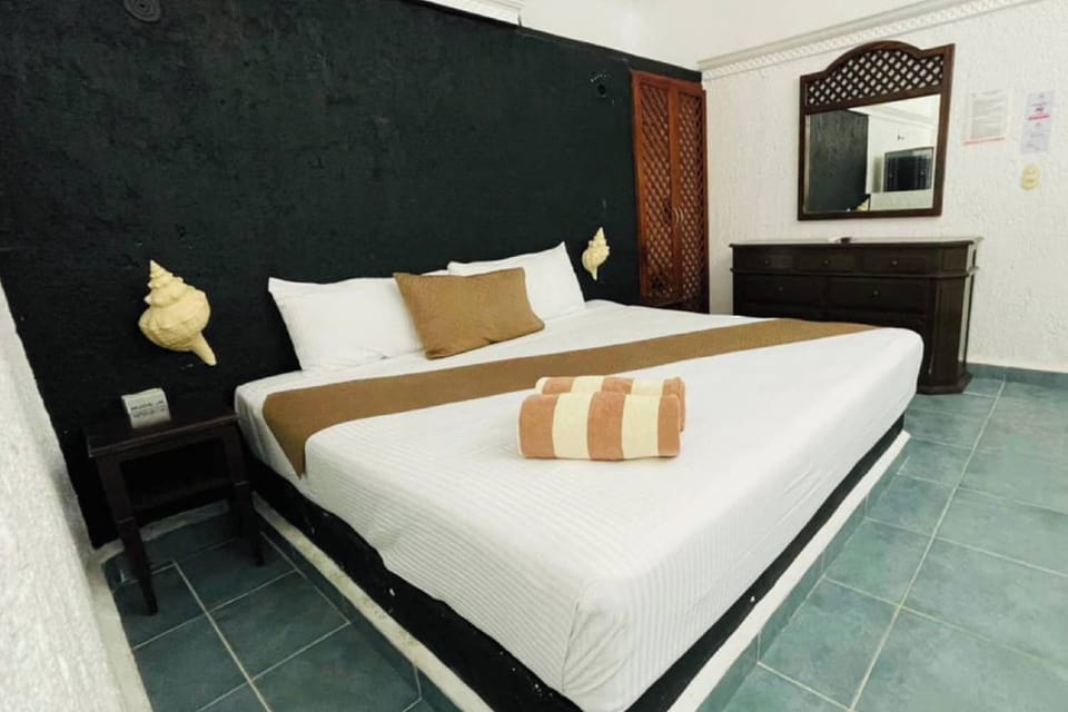 Panoramic Studio | Desk, laptop workspace, free WiFi, bed sheets
