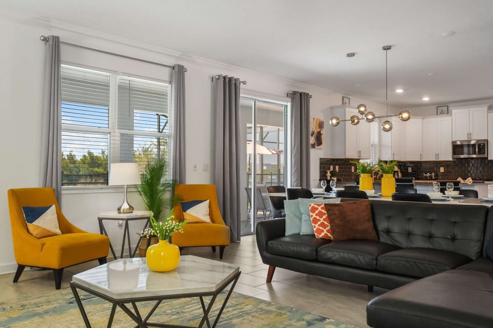 House, Multiple Beds, Pool Access, Pool View (2892SS_M SL) | Interior