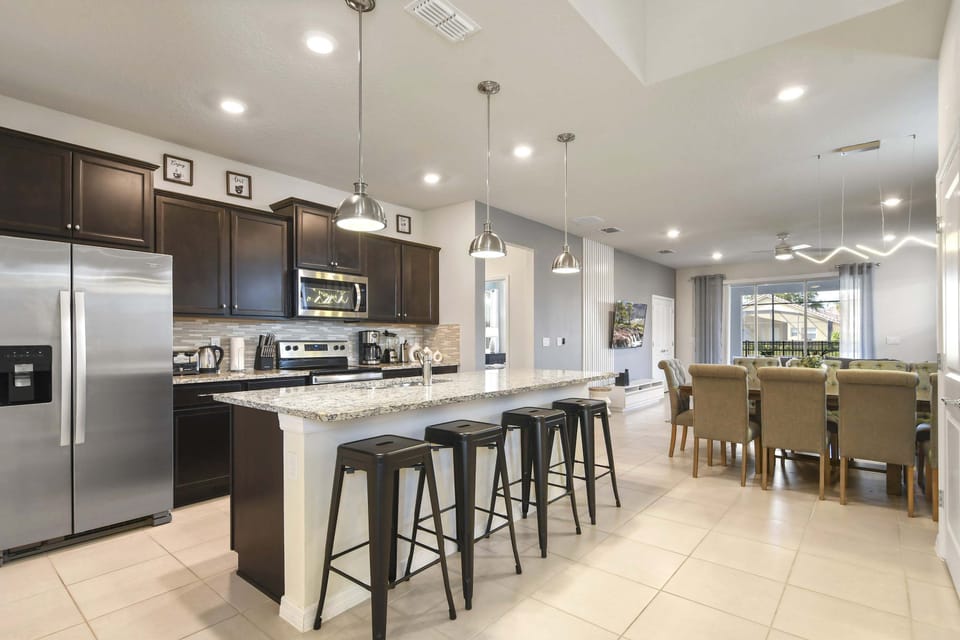 House, Multiple Beds, Pool Access, Pool View (4045LA_M WIR) | Private kitchen | Coffee/tea maker, electric kettle