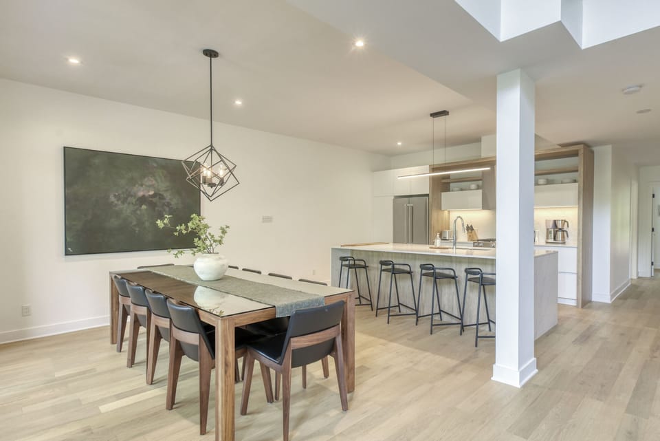Luxury Condo | In-room dining