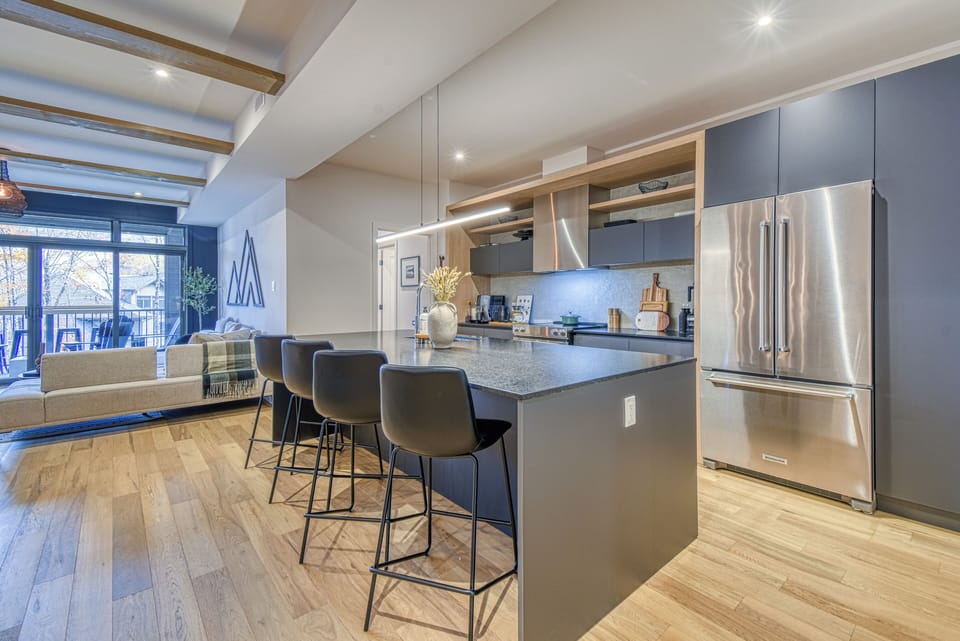 Deluxe Condo | Private kitchen