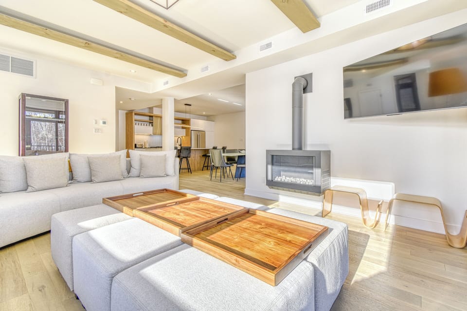 Premium Condo | Living area