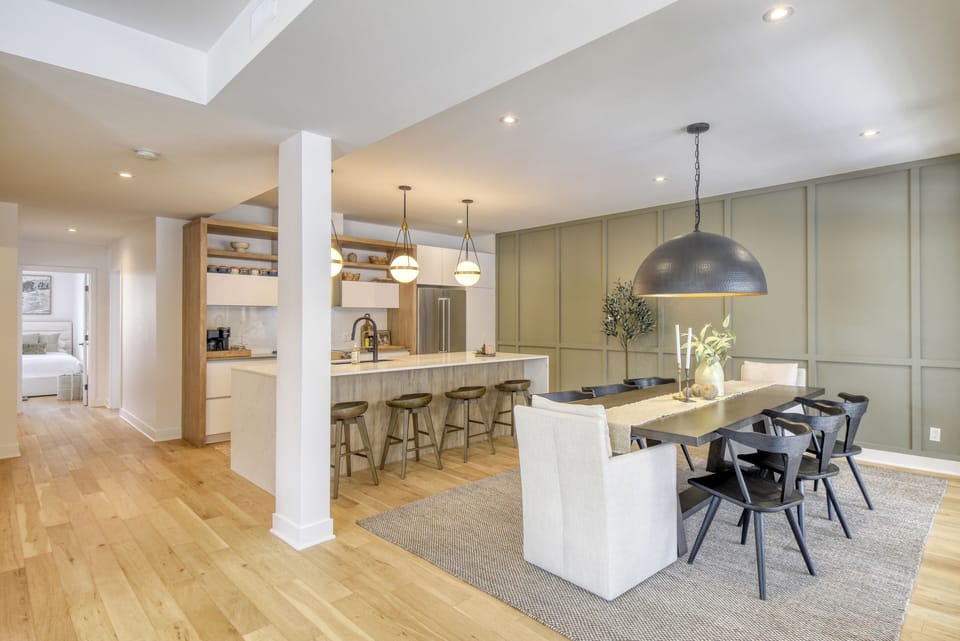 Premium Condo, 3 Bedrooms | In-room dining