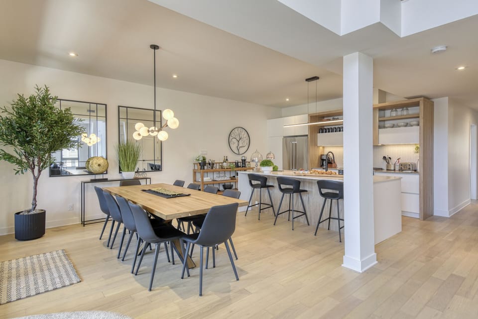 Grand Condo | In-room dining