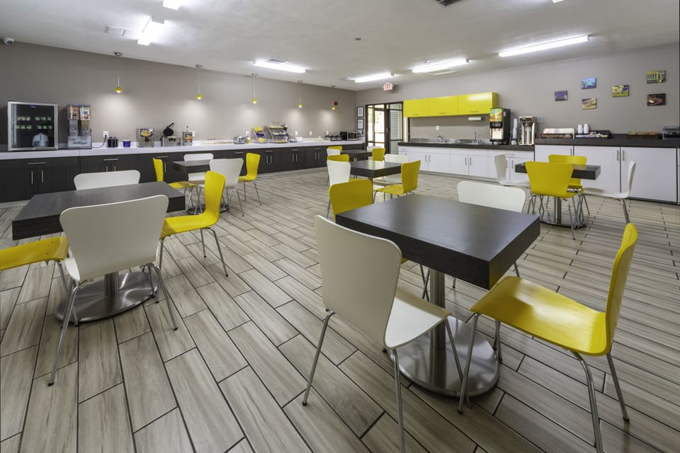 Free daily continental breakfast