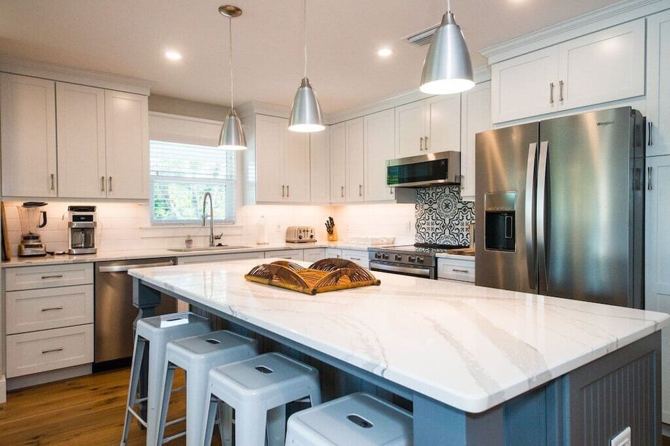 fully equipped kitchen