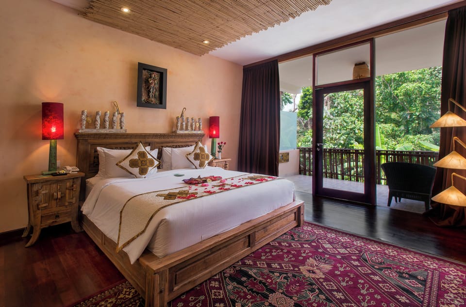 Egyptian cotton sheets, premium bedding, pillowtop beds, minibar