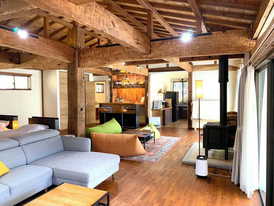 Luxury Studio Suite, Balcony, Mountain View | Individually decorated, free WiFi