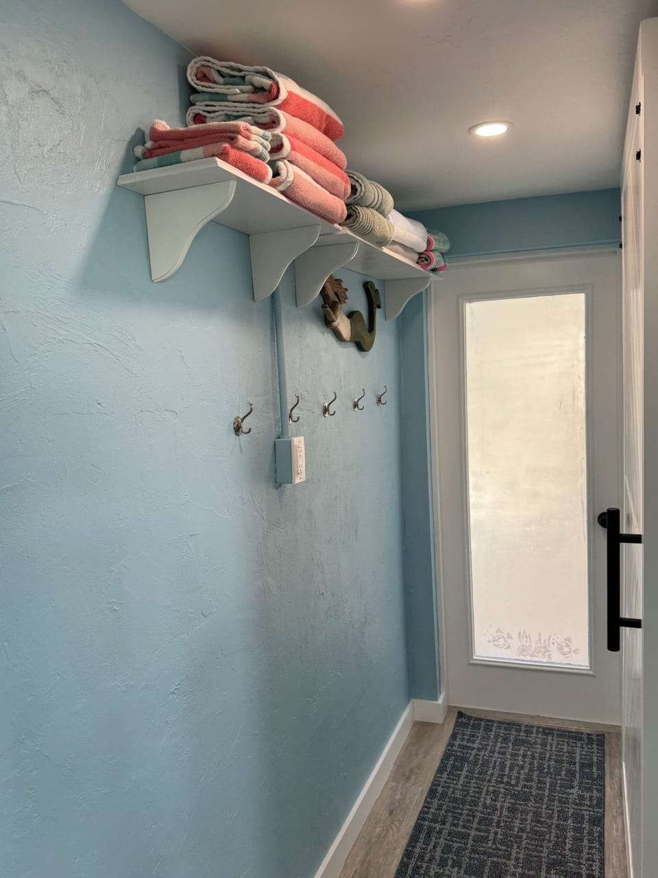 Pool bathroom 