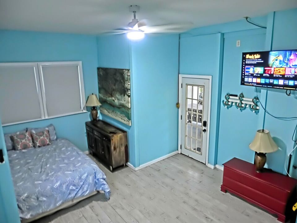 Downstairs Guest Bedroom with Smart TV