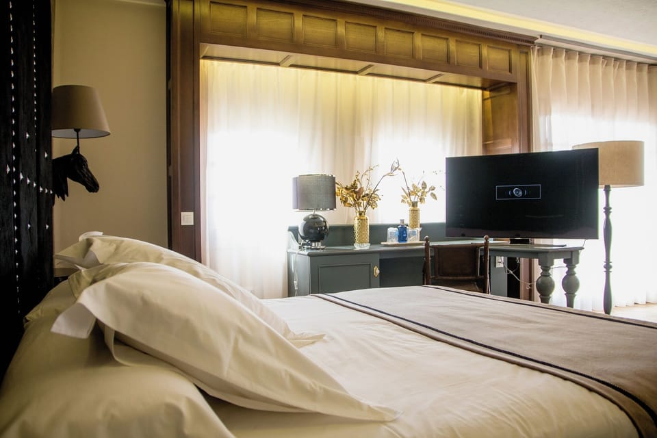 Deluxe Room, Garden View | Premium bedding, free cribs/infant beds, rollaway beds, bed sheets