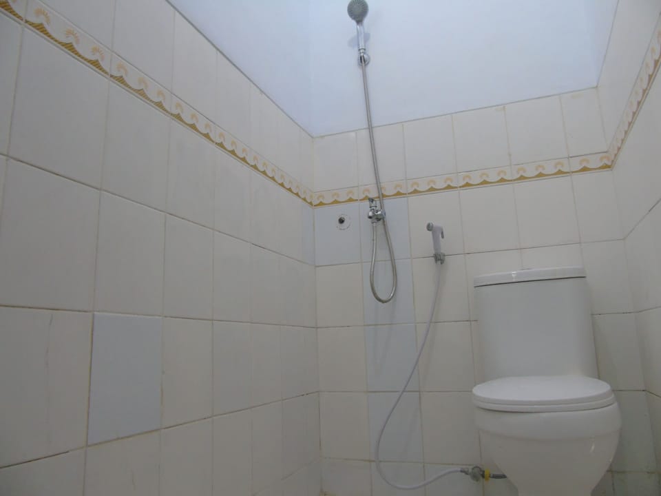 Shower, rainfall showerhead, towels, soap
