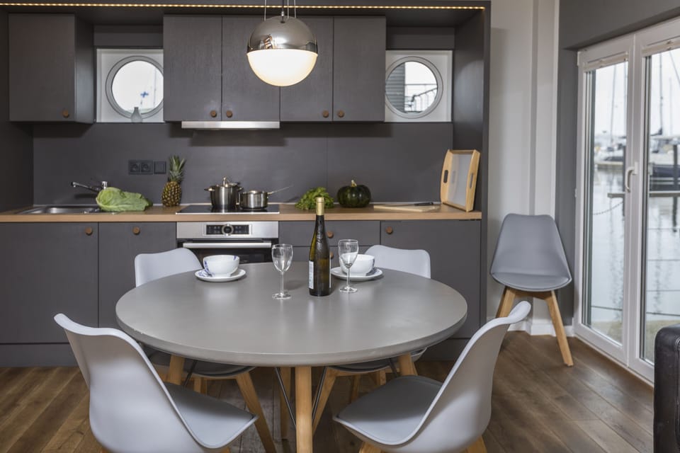 Swimming Apartment big, 3 bedrooms, Duplex (Houseboat) | Private kitchen | Coffee/tea maker, stovetop, electric kettle, cookware/dishes/utensils