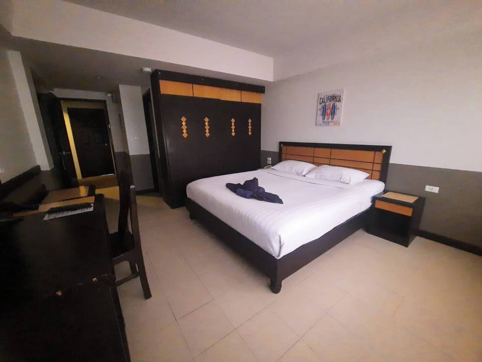 Superior Double Room | Desk, free WiFi