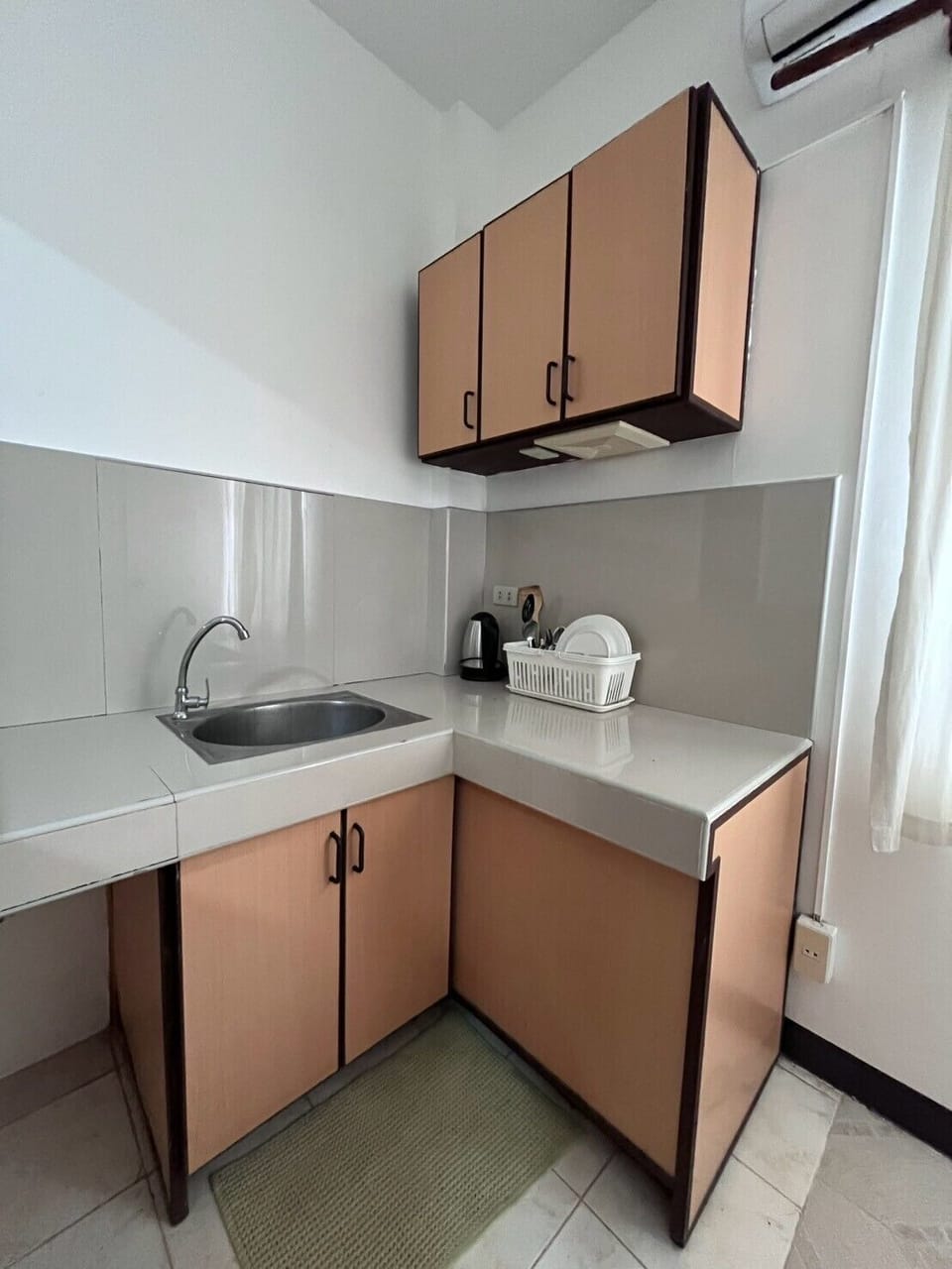 Deluxe Twin Room | Private kitchenette
