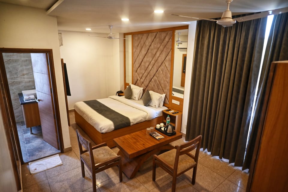 Luxury Room | Soundproofing, free WiFi, bed sheets