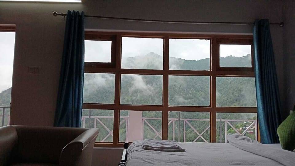 Superior Room | Premium bedding, desk, bed sheets