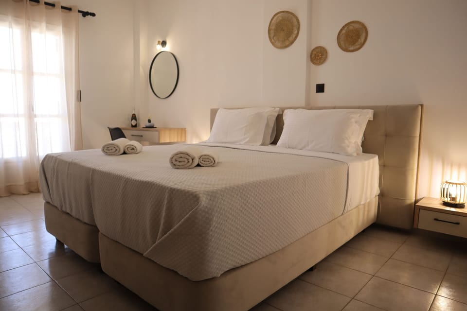 Superior Room, Garden View | Minibar, soundproofing, free WiFi, bed sheets