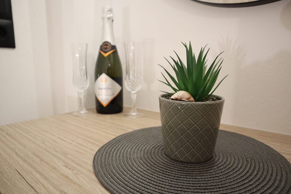 Superior Twin Room, Hot Tub, Partial Sea View | Minibar, soundproofing, free WiFi, bed sheets