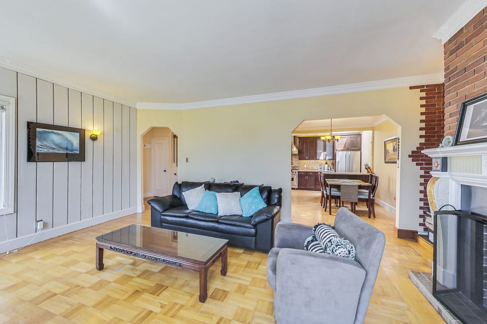 Spacious Living room