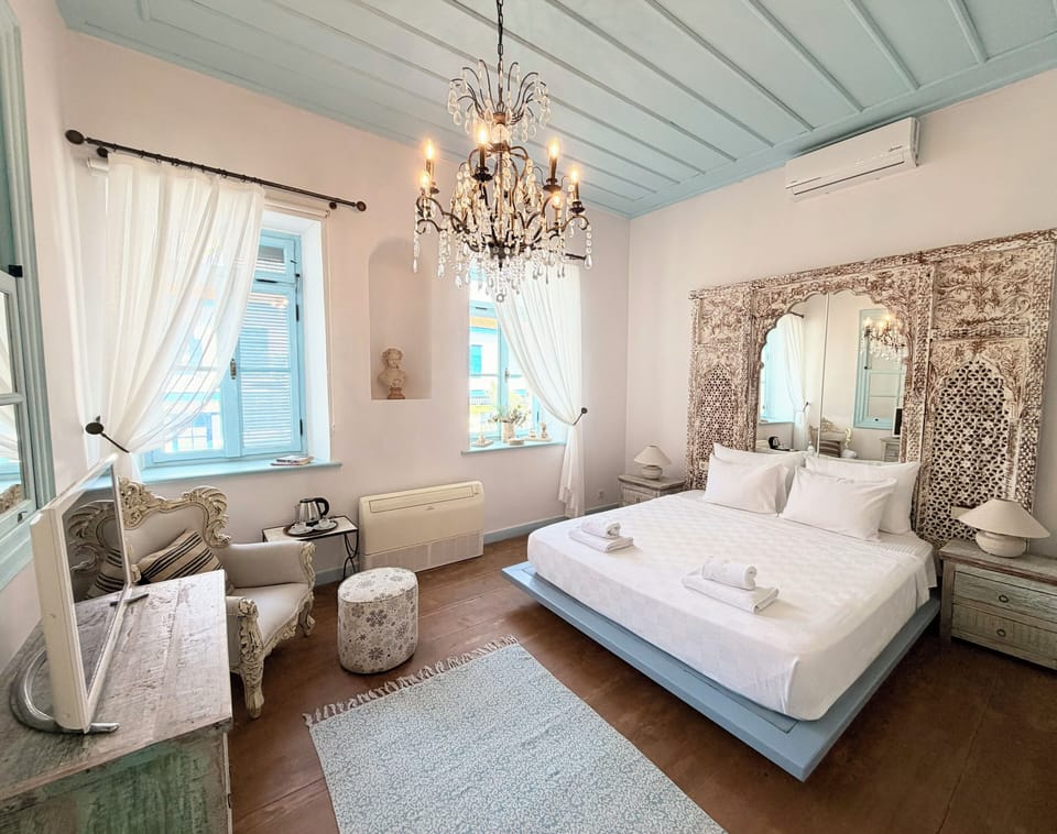 Luxury Room, 1 Double Bed, Sea View, Beachfront | Premium bedding, down comforters, minibar, in-room safe