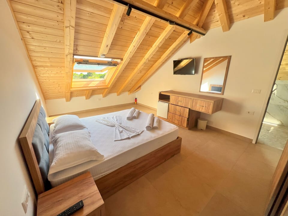 Classic Double Room | In-room safe, free WiFi, bed sheets