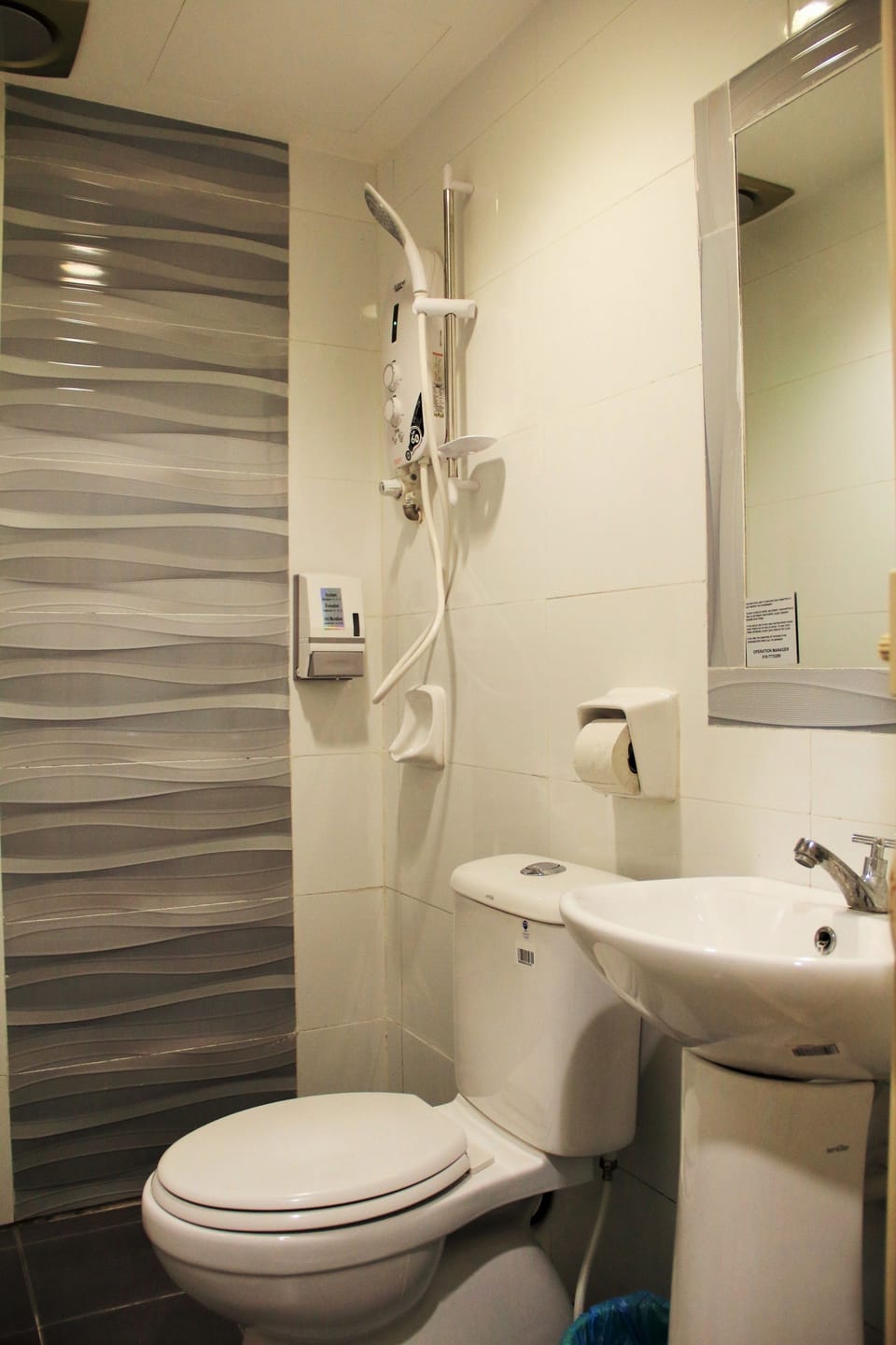 Family 4 No Window - Connecting Room | Bathroom | Shower, hair dryer (on request), towels