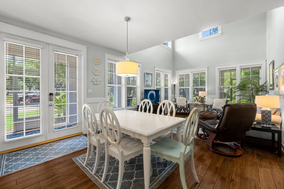 Dining & Living Areas