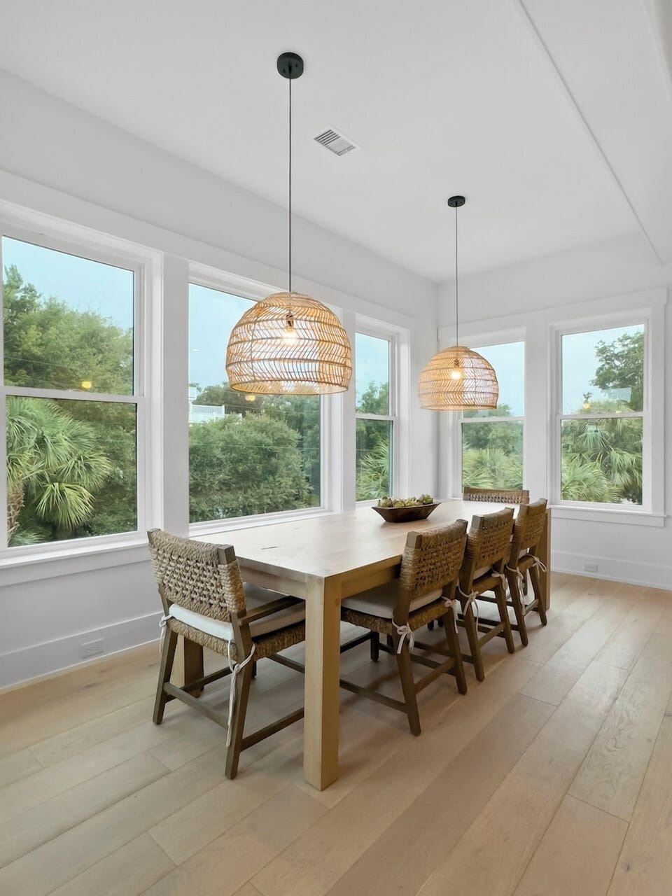Dining Room Amalfi Palms | 2401 Cameron Blvd | Isle of Palms, SC | IOP Escapes