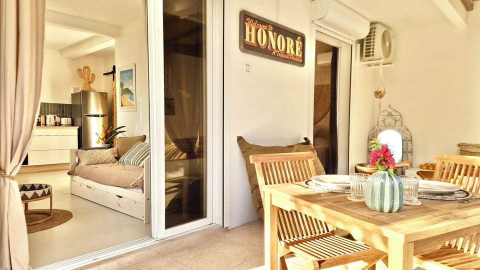 Terrace and view of the living room