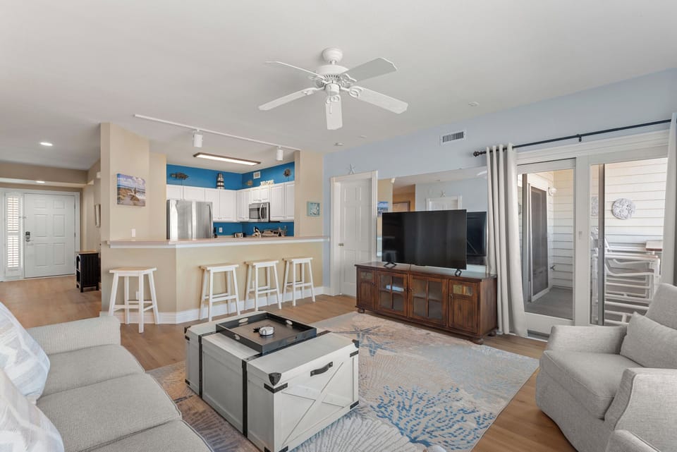 WR5H: Serenitee | Living Area