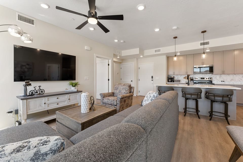 Condo, 2 Bedrooms | Living area | Smart TV