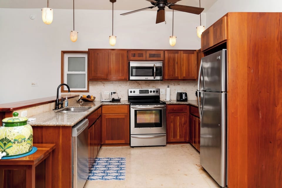 Full sized kitchen
