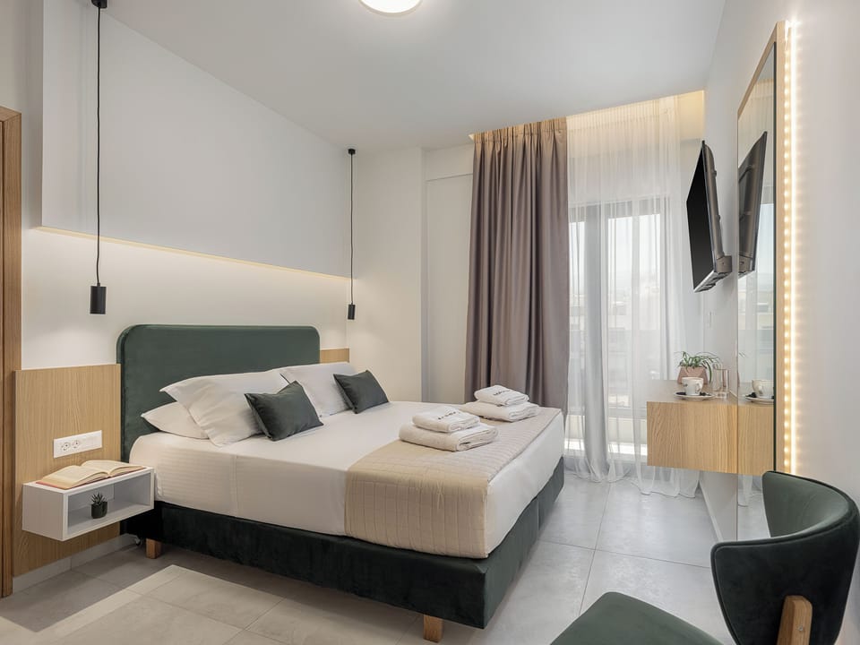 Basic Double Room | In-room safe, blackout drapes, iron/ironing board, free WiFi