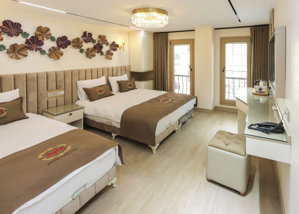 Comfort Triple Room | In-room safe, free WiFi