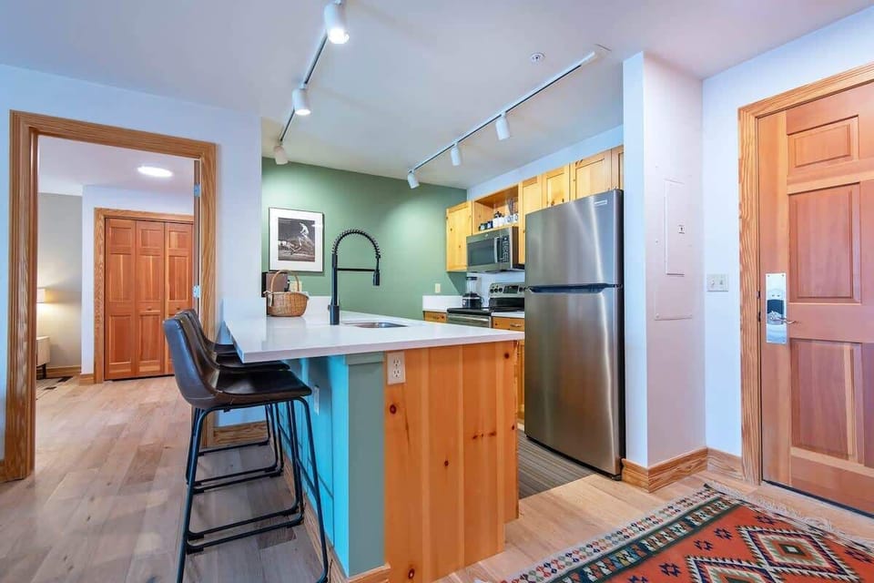 Our fully equipped kitchen has everything you need to prepare any meal. 