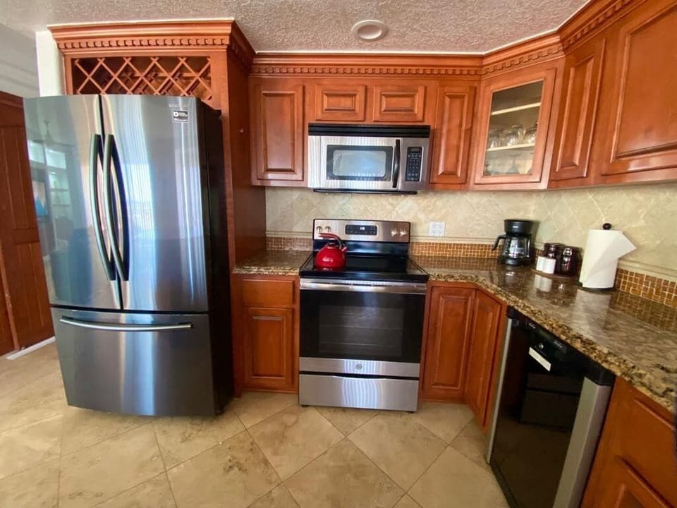 Fully equipped kitchen