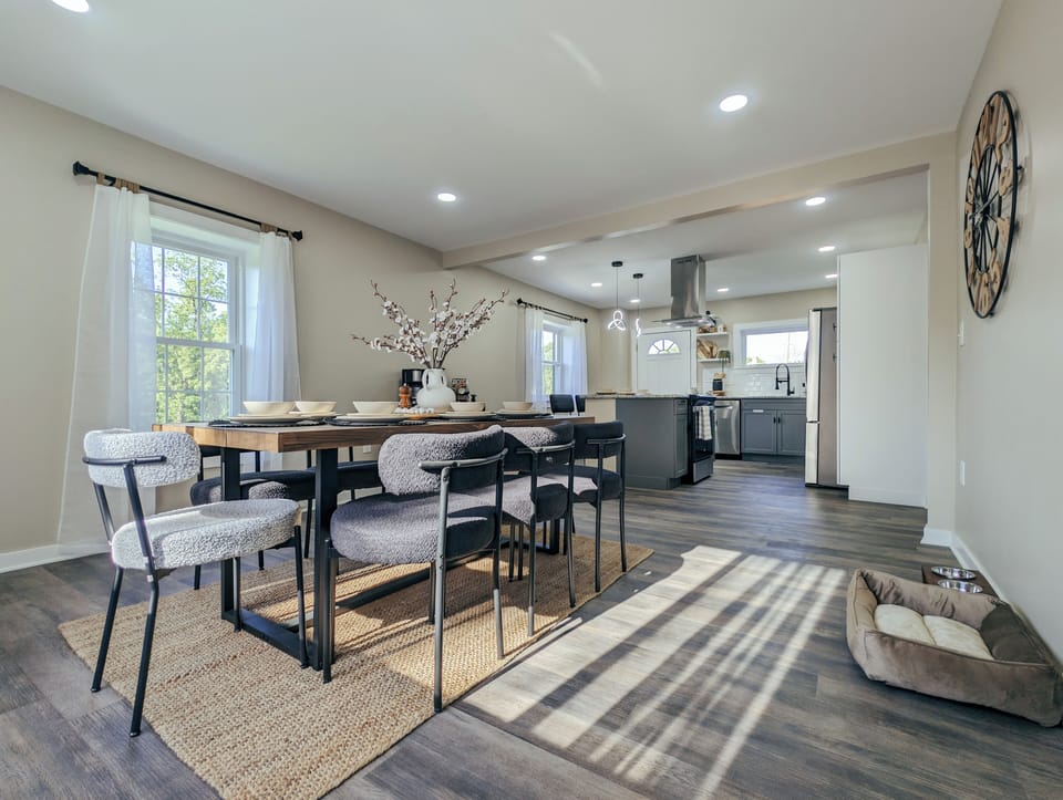 Formal Dining For 8 + 3 Additional Seats At Kitchen Island