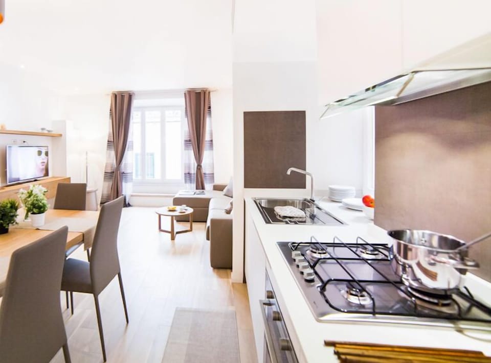 Luxury Apartment, 2 Bedrooms | Private kitchen | Coffee/tea maker, electric kettle, paper towels