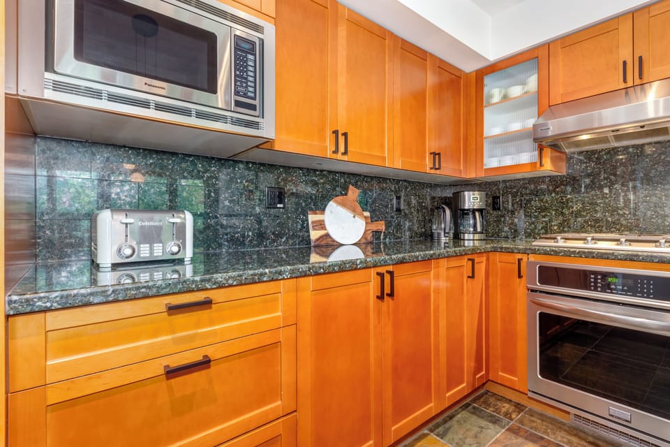 Fully Stocked Kitchen