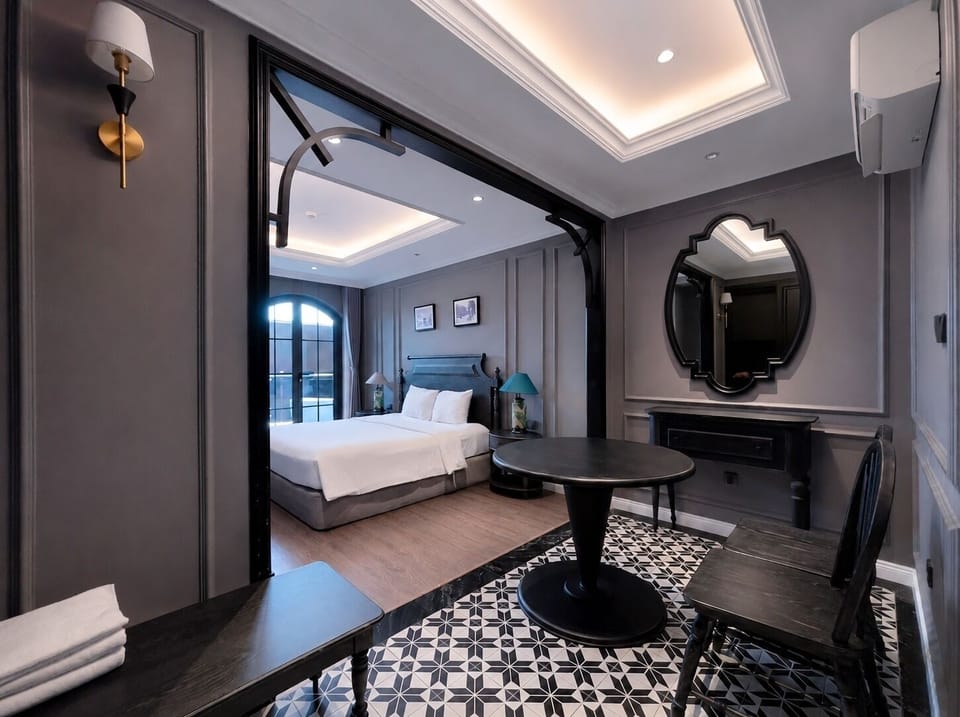 Signature Studio | Minibar (free items), desk, WiFi (free), bed sheets