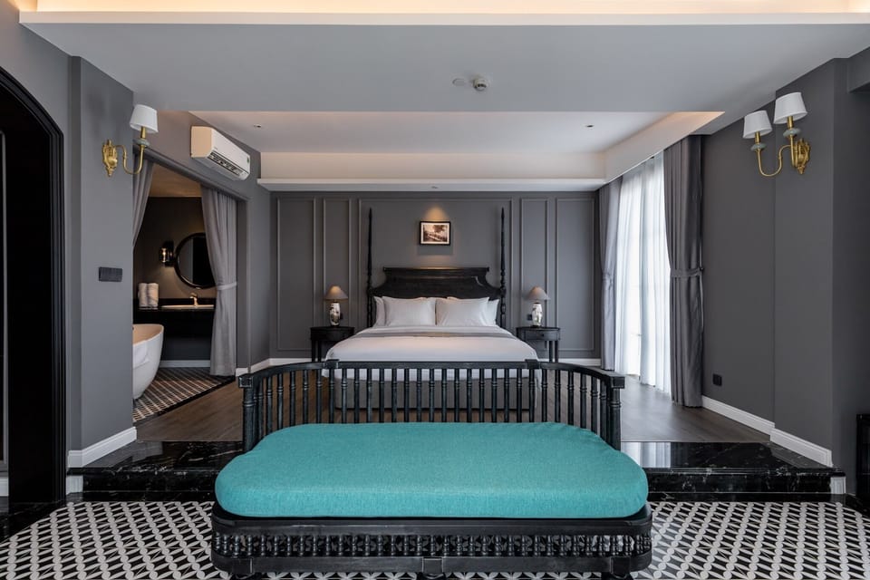 Executive Double Room | Free minibar, desk, free WiFi, bed sheets