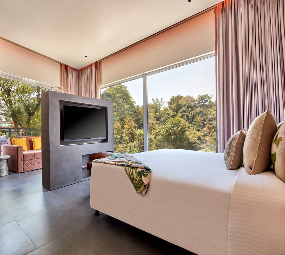 Suite, Balcony, Mountain View | Premium bedding, minibar, iron/ironing board, free WiFi