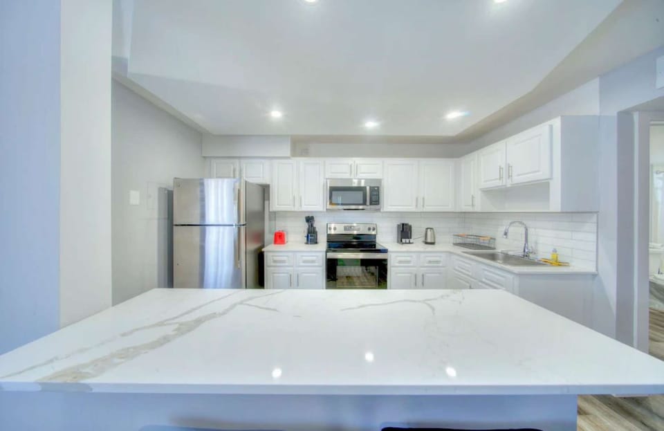 (two bedroom) Spacious kitchen area
