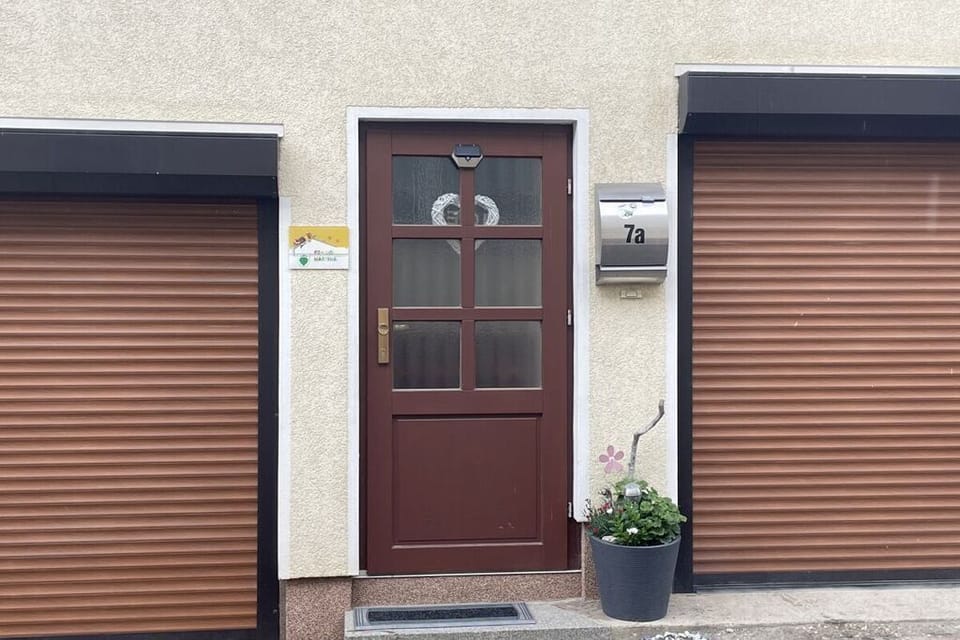 Entrance / Reception